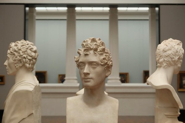 Dynamisez votre carrière sur les réseaux sociaux : astuces pour une présence professionnelle impactante